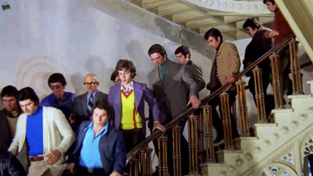 Film çekimlerinde deveden düşerek hayatını kaybetmişti: Kızı da babası kadar ünlüymüş! Binbir Gece dizisinde rol aldı 13